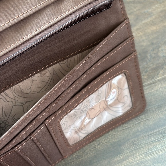 Justin Boots Wristlet/Wallet,hair hide,bone inlay,magnetic close,multisection - Picture 7 of 11